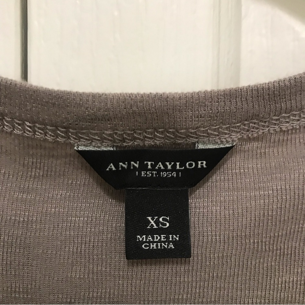 Vintage Ann Taylor Taupe Ruffle Button Cardigan Sweater XS - Picture 5 of 15